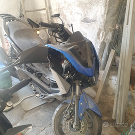 Nmax 155 incidentato