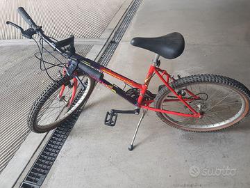 Mountain Bike Canyon jumpertrek Cx 200 . cambio sh