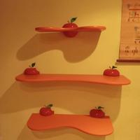 mensole colorate camera bambini