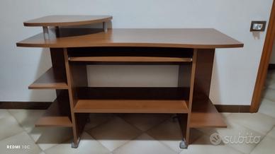 Scrivania porta PC con ripiani – Ottime condizion 