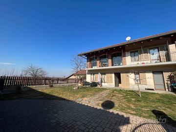 Villa di 204 m² con 3 locali e box auto a Carmagno
