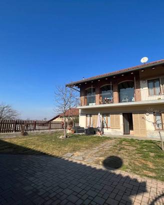 Villa di 204 m² con 3 locali e box auto a Carmagno