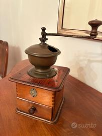 Macinino da caffè manuale – Goldenberg & Cie