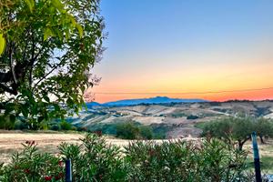 Beautiful Farmhouse - Spectacular Views