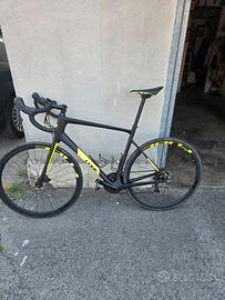 Bicicletta CUBE Carbonio Taglia 58 Shimano 105
