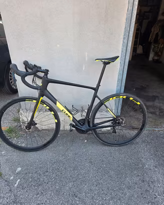 Bicicletta CUBE Carbonio Taglia 58 Shimano 105