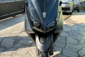 YAMAHA T-MAX 530