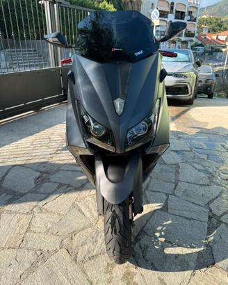 YAMAHA T-MAX 530