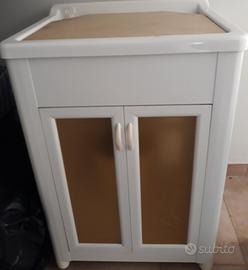 Mobile lavatoio con pensile e miscelatore