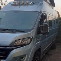 Camper van furgonato puro hymer grand canyon soffi