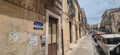 Appartamento in Via Salvatore La Rosa 50-Noto