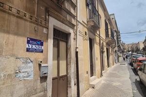 Appartamento in Via Salvatore La Rosa 50-Noto