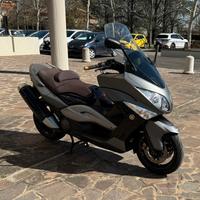 Yamaha T max 500