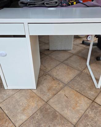 scrivania ikea