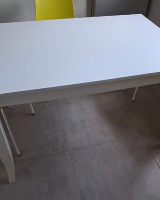 Tavolo in li legno da cucina