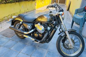 HONDA VT750s