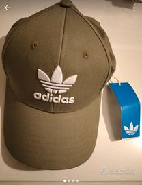 berretto adidas nuovo con cartellino 