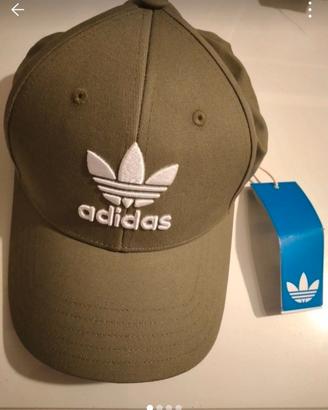 berretto adidas nuovo con cartellino 