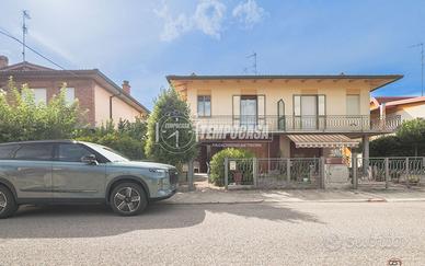 Villa Bifamiliare a Lugo 5 locali