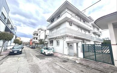 Appartamento al secondo piano in condominio recent