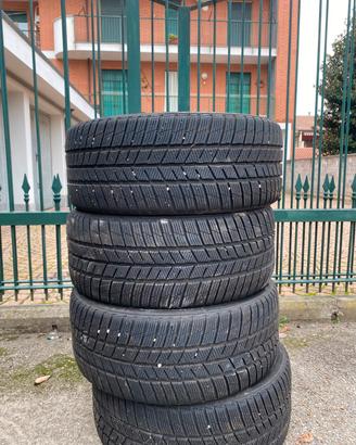 Gomme invernali usate  225/45 R17  94V
