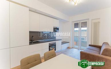2 LOCALI COMPLETAMENTE RISTRUTTURATO ED ARREDATO C