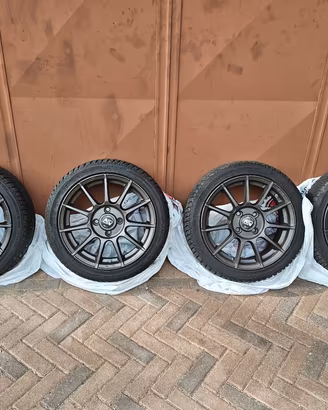 Gomme invernali con cerchi in lega  195/45 R16
