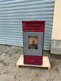 Stufa pellet cola modello Fire acciaio