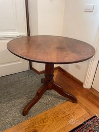 Tavolo tavolino antico in noce