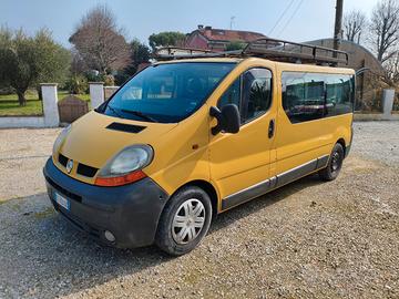 Renault trafic 2.5 9 posti