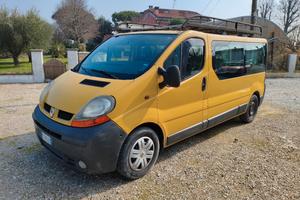 Renault trafic 2.5 9 posti