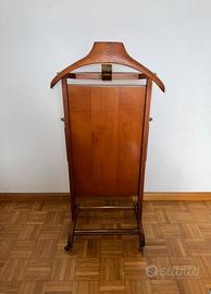 Mobile per stirare i pantaloni e appendere camicia