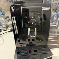 De’Longhi. • Modello ECAM13.123.B