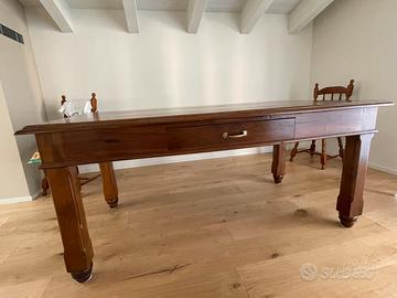 Tavolo in legno massello /noce per 6/8 persone
