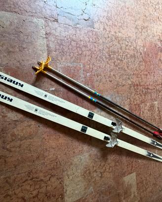 Sci vintage Kneissl con bastoncini