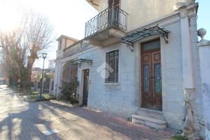 VILLA SINGOLA A PIANEZZA