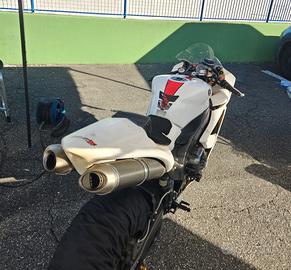 Yamaha R1 pronta pista 