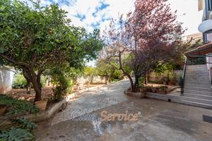 Abitazione indipendente con ampi spazi e giardino