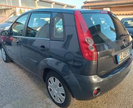 Ford Fiesta 1.2 benzina neopatentati