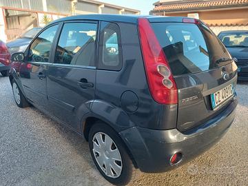 Ford Fiesta 1.2 benzina neopatentati