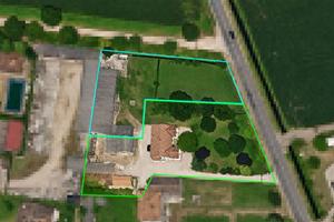 Rustico / Casale di 370 m² con più di 5 locali e b