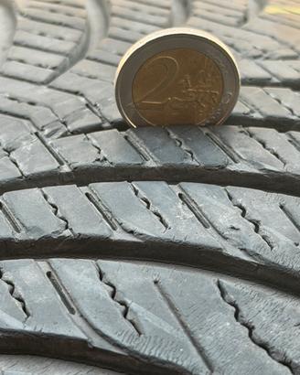 GOMME 235/55/18 100 V  usati good year