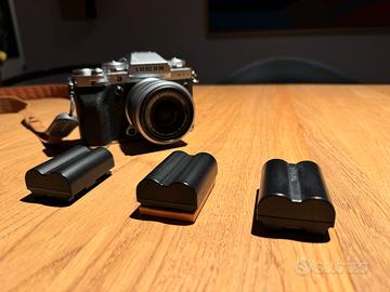 Fujifilm X-T5 + 2 Obiettivi + 3 Batterie