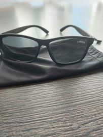 Occhiali da sole Lacoste coccodrillo dorato