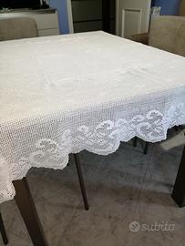 copritavolo ad uncinetto