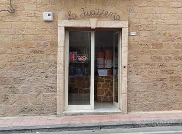 Magazzino commerciale C3 Pizzeria da asporto