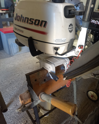 Motor JOHNSON 4 HP 4 tempi lungo