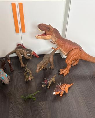 DINOSAURI GIOCATTOLO SET CON VARI ARTICOLI