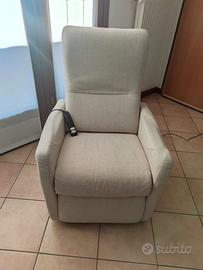 Poltrona per anziani reclinabile