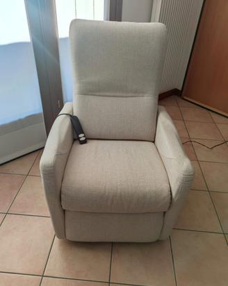 Poltrona per anziani reclinabile